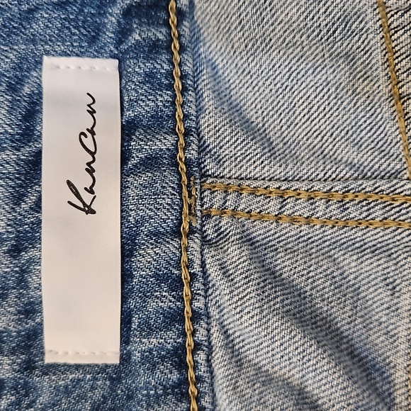 KanCan | Distressed Raw Hem Shorts | 3XL - Picture 4 of 7